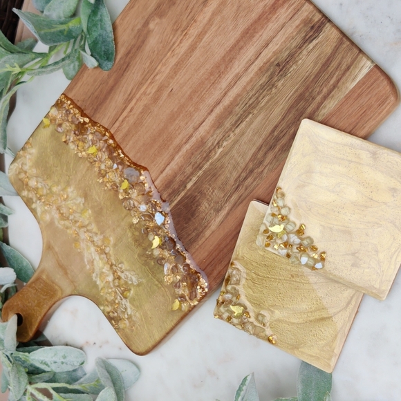 12. Resin Acacia Wood Charcuterie/Cheese Board - Picture 6 of 7